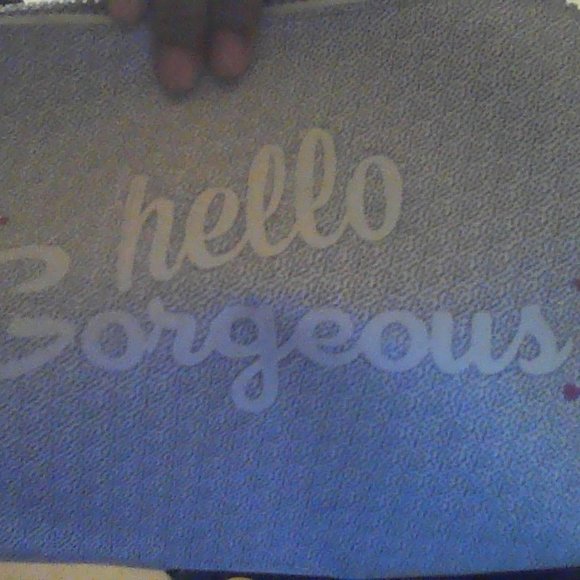 A makeup bag that says " ✨Hello Gorgeous ✨" - Picture 1 of 4